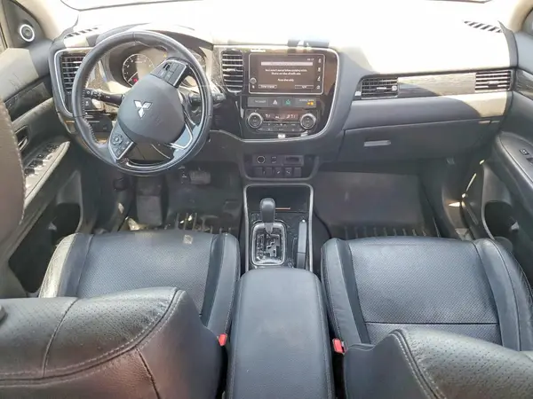 JA4AD3A34JZ065282 2018 MITSUBISHI OUTLANDER - Image 8