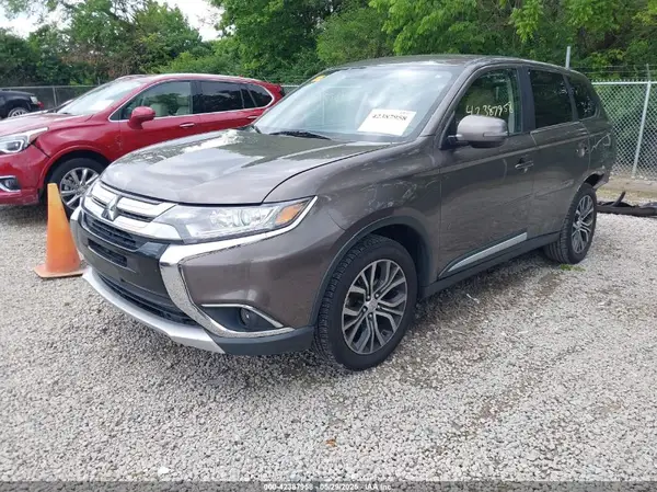 JA4AD3A34JZ065816 2018 MITSUBISHI OUTLANDER - Image 2