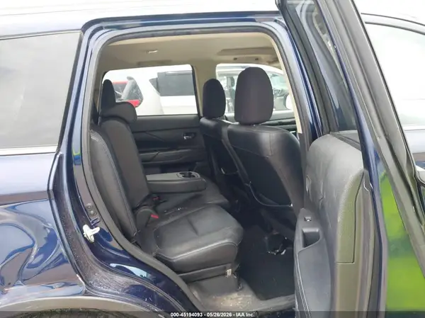 JA4AD3A34JZ065864 2018 MITSUBISHI OUTLANDER - Image 8