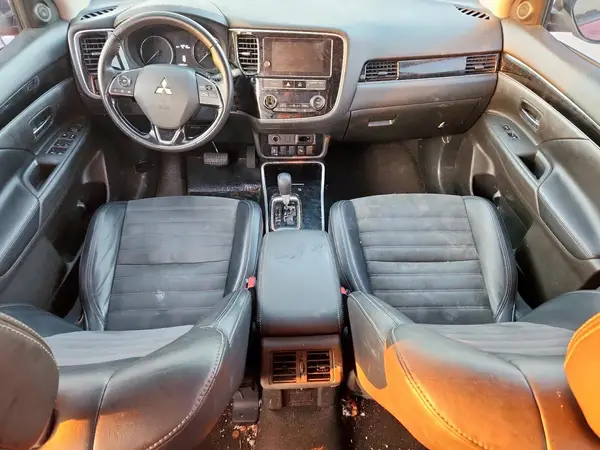 JA4AD3A34KZ007576 2019 MITSUBISHI OUTLANDER - Image 8