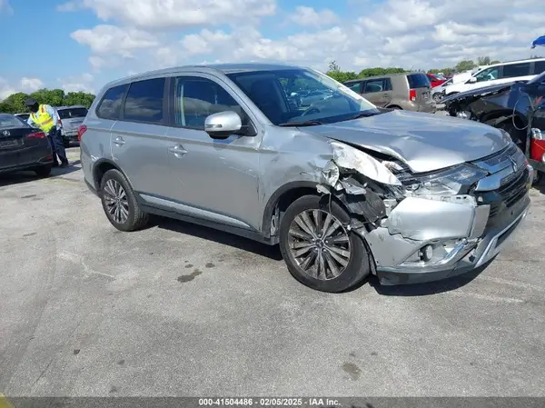 JA4AD3A34KZ014057 2019 MITSUBISHI OUTLANDER - Image 1