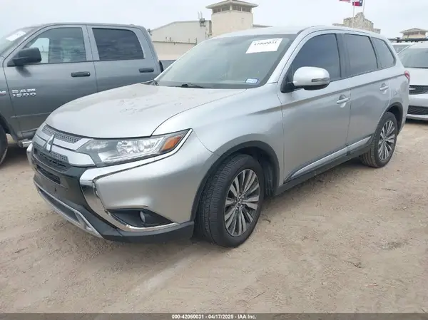 JA4AD3A34KZ015340 2019 MITSUBISHI OUTLANDER - Image 2