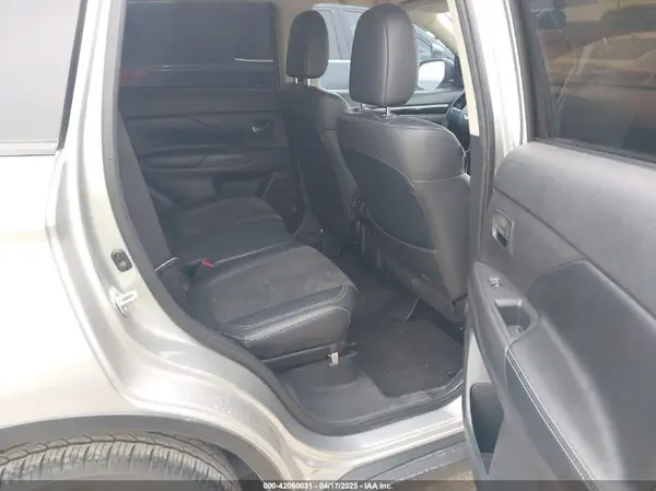JA4AD3A34KZ015340 2019 MITSUBISHI OUTLANDER - Image 8