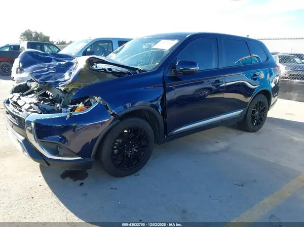 JA4AD3A34KZ022496 2019 MITSUBISHI OUTLANDER - Image 2