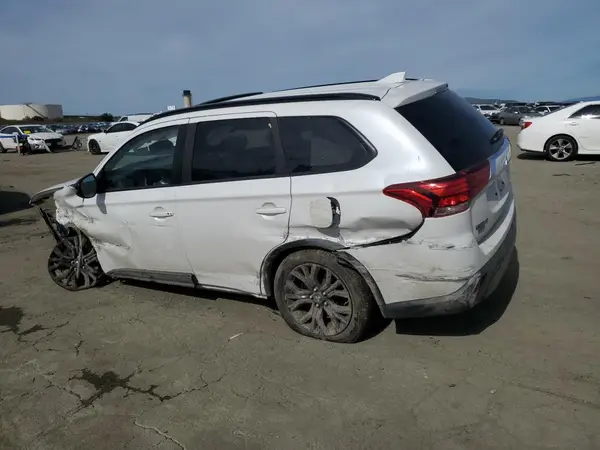 JA4AD3A34KZ026032 2019 MITSUBISHI OUTLANDER - Image 2