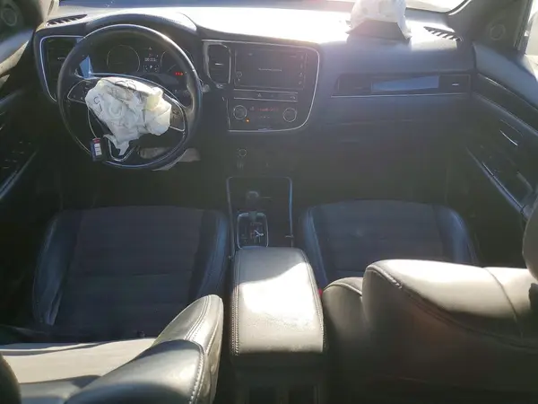 JA4AD3A34KZ035247 2019 MITSUBISHI OUTLANDER - Image 8
