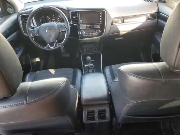 JA4AD3A34KZ039041 2019 MITSUBISHI OUTLANDER - Image 8