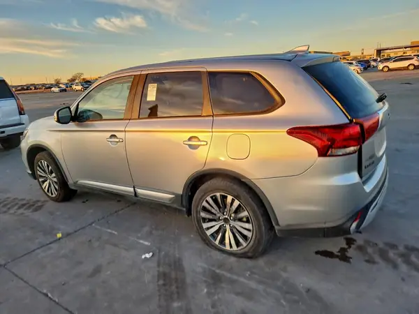 JA4AD3A34KZ043123 2019 MITSUBISHI OUTLANDER - Image 2