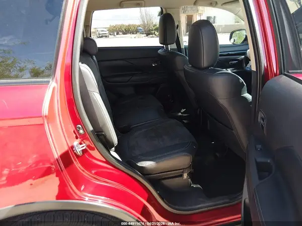 JA4AD3A34LZ005120 2020 MITSUBISHI OUTLANDER - Image 8