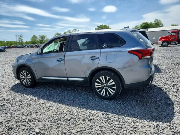 JA4AD3A34LZ005473 2020 MITSUBISHI OUTLANDER - Image 2