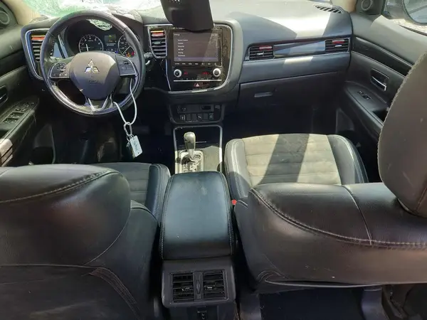 JA4AD3A34LZ005473 2020 MITSUBISHI OUTLANDER - Image 8