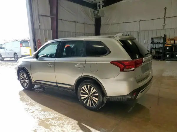 JA4AD3A34LZ016716 2020 MITSUBISHI OUTLANDER - Image 2