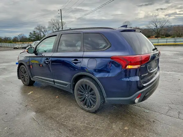 JA4AD3A34LZ020409 2020 MITSUBISHI OUTLANDER - Image 2