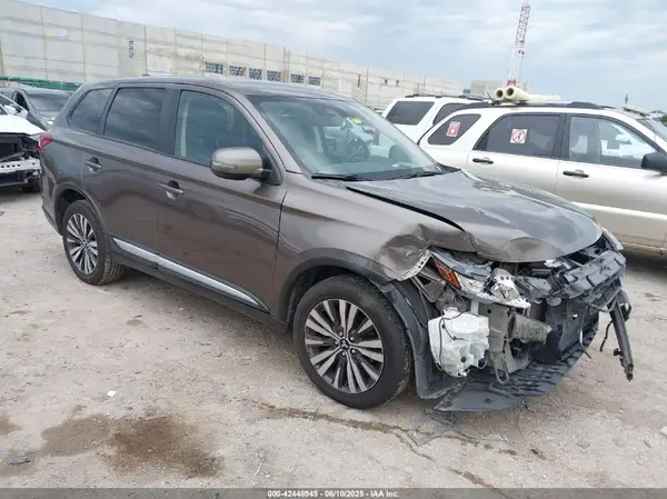 JA4AD3A34LZ023679 2020 MITSUBISHI OUTLANDER - Image 1