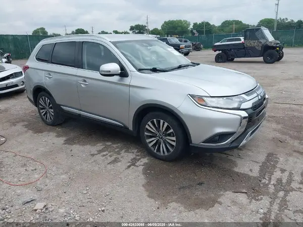 JA4AD3A34LZ029885 2020 MITSUBISHI OUTLANDER - Image 1