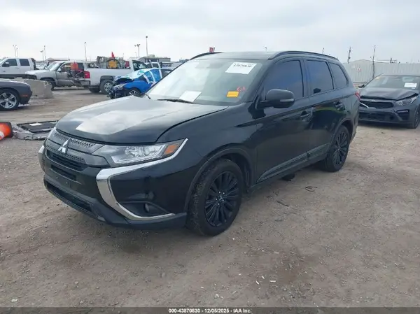 JA4AD3A34LZ032138 2020 MITSUBISHI OUTLANDER - Image 2