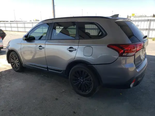 JA4AD3A34LZ037761 2020 MITSUBISHI OUTLANDER - Image 2