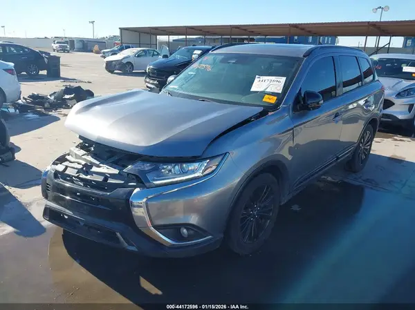 JA4AD3A34LZ039090 2020 MITSUBISHI OUTLANDER - Image 2