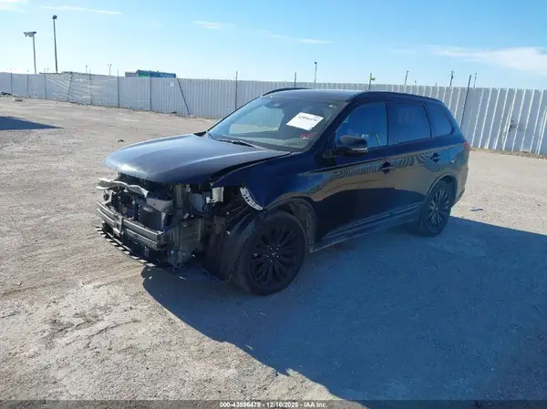 JA4AD3A34LZ042524 2020 MITSUBISHI OUTLANDER - Image 2