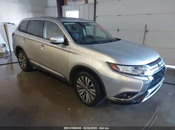 JA4AD3A34LZ044032 2020 MITSUBISHI OUTLANDER - Image 1