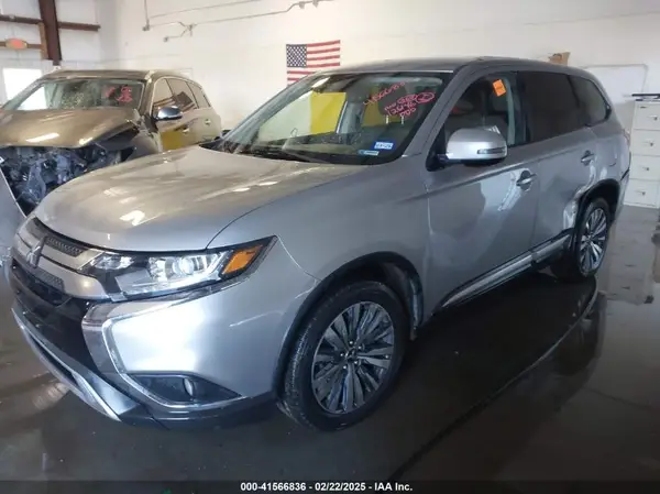 JA4AD3A34LZ044032 2020 MITSUBISHI OUTLANDER - Image 2