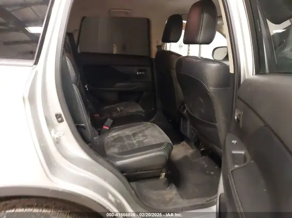 JA4AD3A34LZ044032 2020 MITSUBISHI OUTLANDER - Image 8