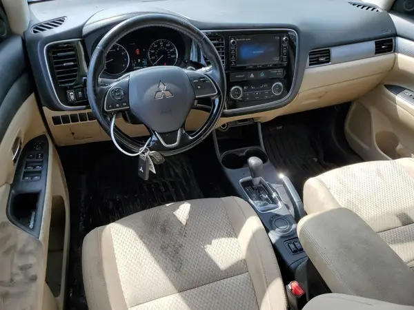 JA4AD3A35GZ000837 2016 MITSUBISHI OUTLANDER - Image 8