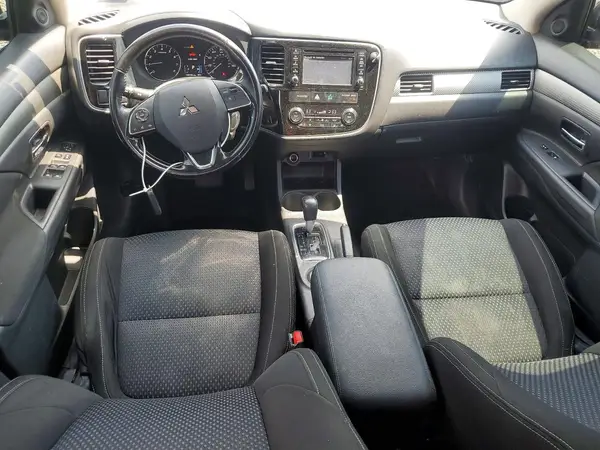 JA4AD3A35GZ001180 2016 MITSUBISHI OUTLANDER - Image 8