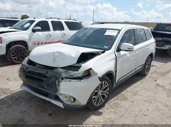 JA4AD3A35GZ003401 2016 MITSUBISHI OUTLANDER - Image 2