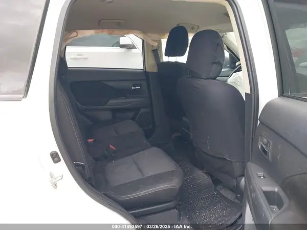 JA4AD3A35GZ003639 2016 MITSUBISHI OUTLANDER - Image 8