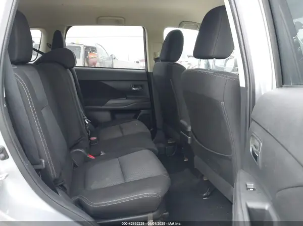 JA4AD3A35GZ005763 2016 MITSUBISHI OUTLANDER - Image 8