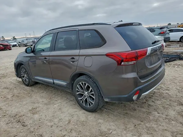 JA4AD3A35GZ006122 2016 MITSUBISHI OUTLANDER - Image 2