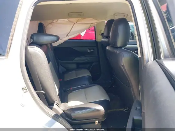 JA4AD3A35GZ007691 2016 MITSUBISHI OUTLANDER - Image 8