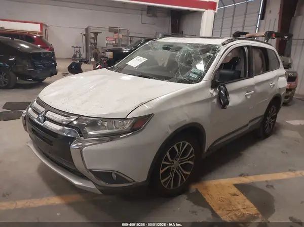 JA4AD3A35GZ011224 2016 MITSUBISHI OUTLANDER - Image 2