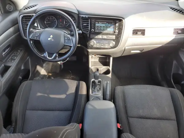 JA4AD3A35GZ011644 2016 MITSUBISHI OUTLANDER - Image 8