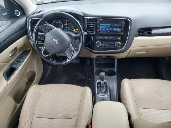 JA4AD3A35GZ020070 2016 MITSUBISHI OUTLANDER - Image 8