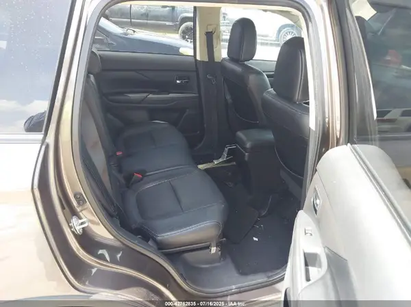 JA4AD3A35GZ038973 2016 MITSUBISHI OUTLANDER - Image 8