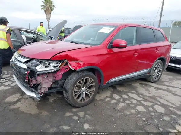 JA4AD3A35GZ040271 2016 MITSUBISHI OUTLANDER - Image 2