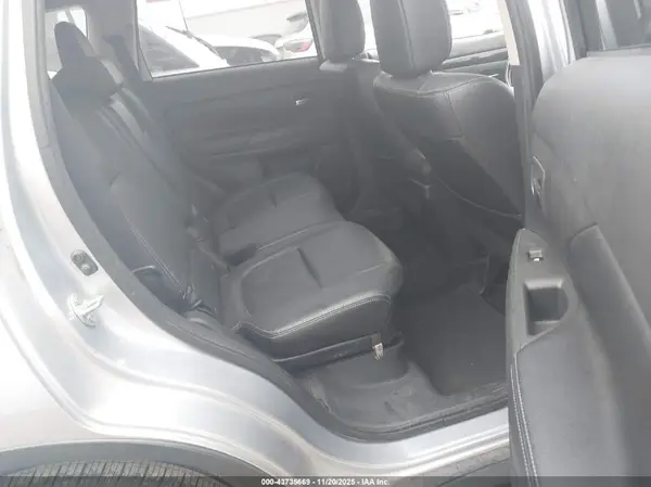 JA4AD3A35GZ047950 2016 MITSUBISHI OUTLANDER - Image 8