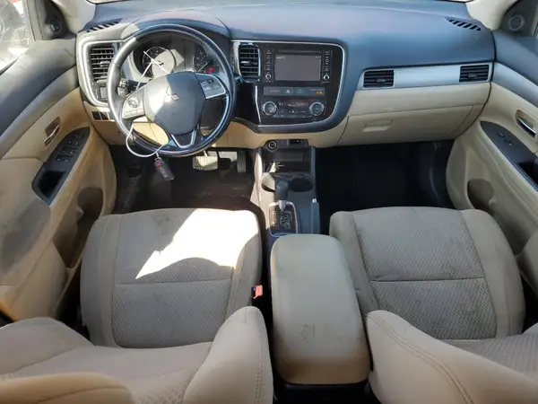 JA4AD3A35GZ050203 2016 MITSUBISHI OUTLANDER - Image 8