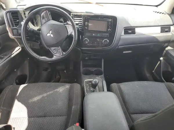 JA4AD3A35GZ052744 2016 MITSUBISHI OUTLANDER - Image 8