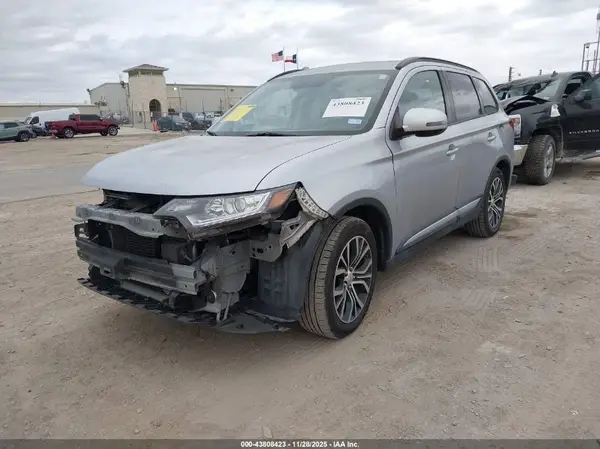JA4AD3A35GZ059421 2016 MITSUBISHI OUTLANDER - Image 2