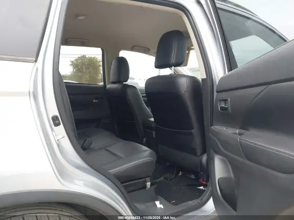 JA4AD3A35GZ059421 2016 MITSUBISHI OUTLANDER - Image 8