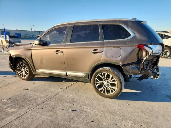JA4AD3A35HZ001990 2017 MITSUBISHI OUTLANDER - Image 2