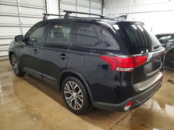 JA4AD3A35HZ010477 2017 MITSUBISHI OUTLANDER - Image 2
