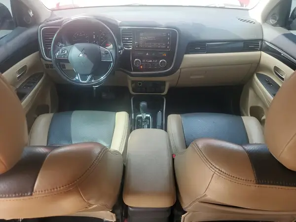 JA4AD3A35HZ011757 2017 MITSUBISHI OUTLANDER - Image 8