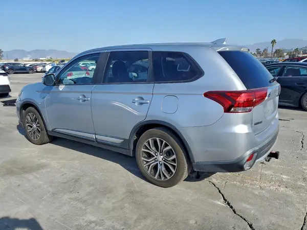 JA4AD3A35HZ013105 2017 MITSUBISHI OUTLANDER - Image 2