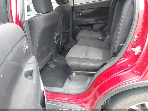JA4AD3A35HZ014254 2017 MITSUBISHI OUTLANDER - Image 8