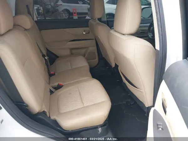 JA4AD3A35HZ019440 2017 MITSUBISHI OUTLANDER - Image 8