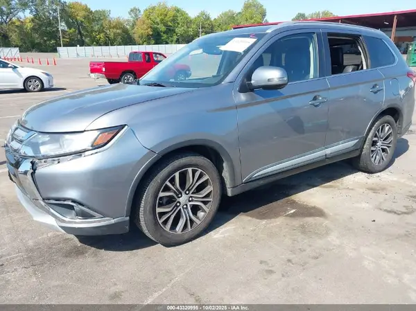 JA4AD3A35HZ024086 2017 MITSUBISHI OUTLANDER - Image 2